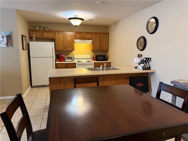 6297 W Milliken Bend, Fayetteville, AR 72704