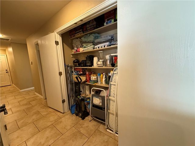 6297 W Milliken Bend, Fayetteville, AR 72704