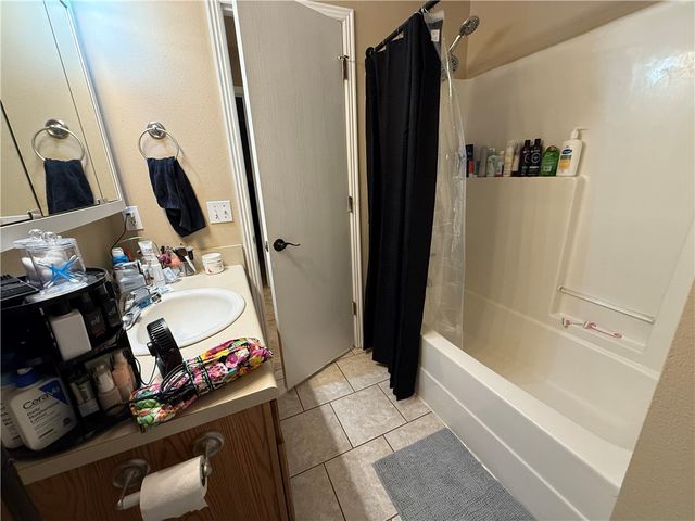 6297 W Milliken Bend, Fayetteville, AR 72704