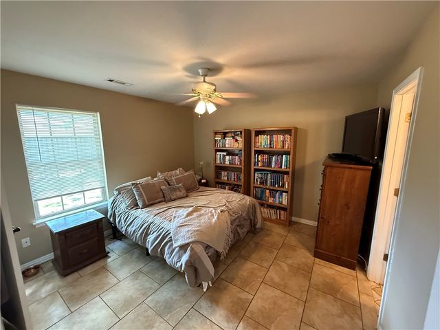 6297 W Milliken Bend, Fayetteville, AR 72704