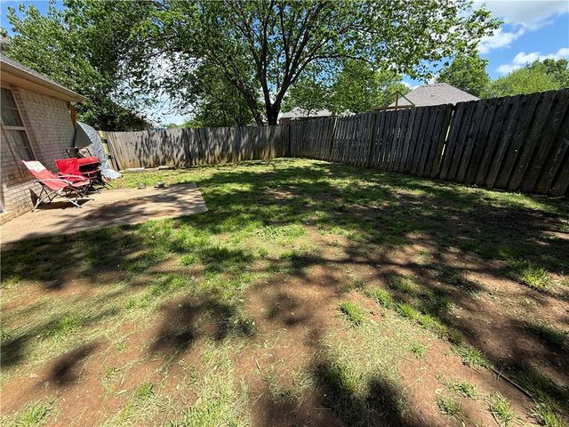 6297 W Milliken Bend, Fayetteville, AR 72704