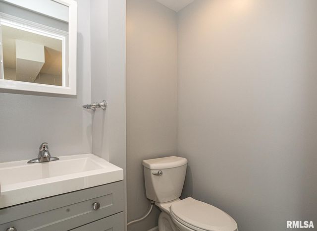 2112 35th St Apt 7, Rock Island, IL 61201