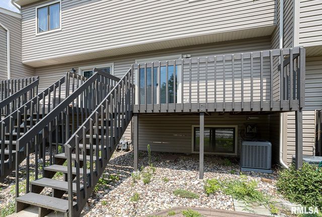 2112 35th St Apt 7, Rock Island, IL 61201