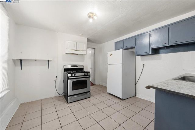 856 21St St, Oakland, CA 94607