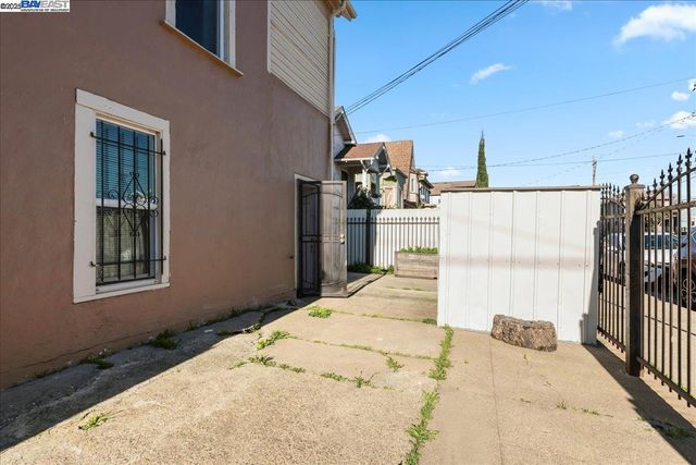 856 21St St, Oakland, CA 94607