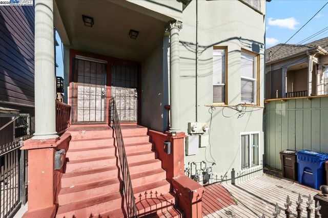 856 21St St, Oakland, CA 94607