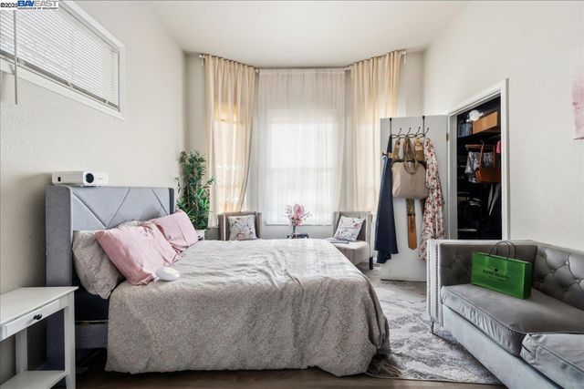 856 21St St, Oakland, CA 94607