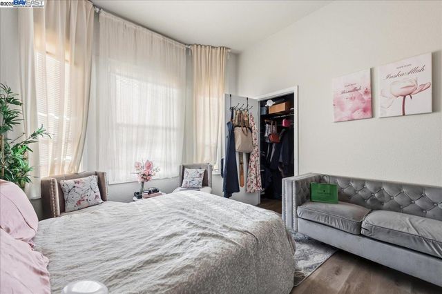 856 21St St, Oakland, CA 94607