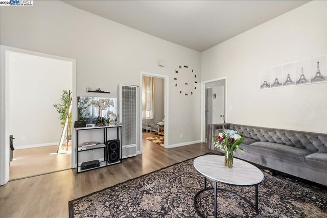 856 21St St, Oakland, CA 94607