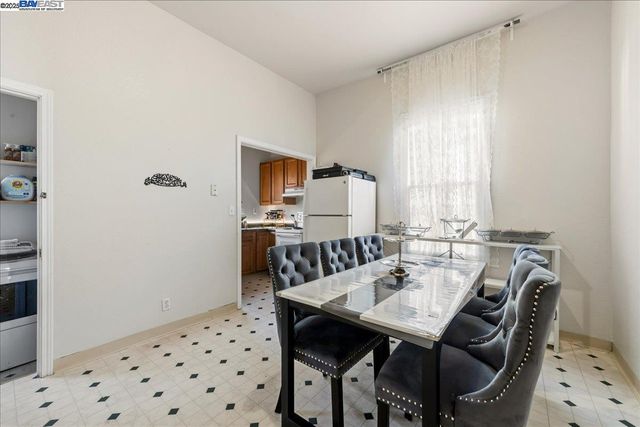 856 21St St, Oakland, CA 94607