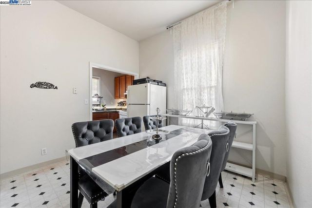 856 21St St, Oakland, CA 94607