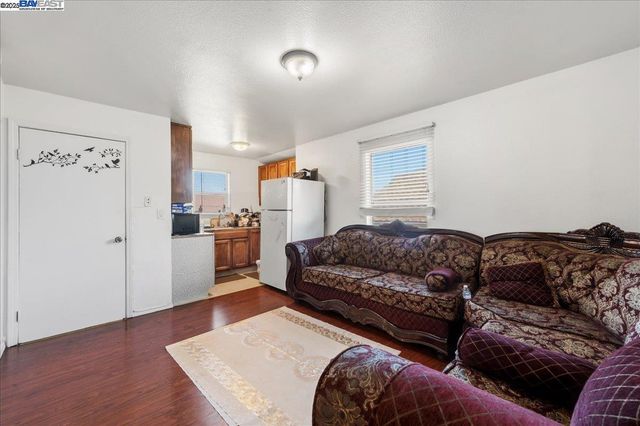 856 21St St, Oakland, CA 94607