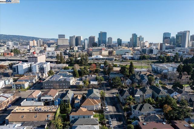 856 21St St, Oakland, CA 94607