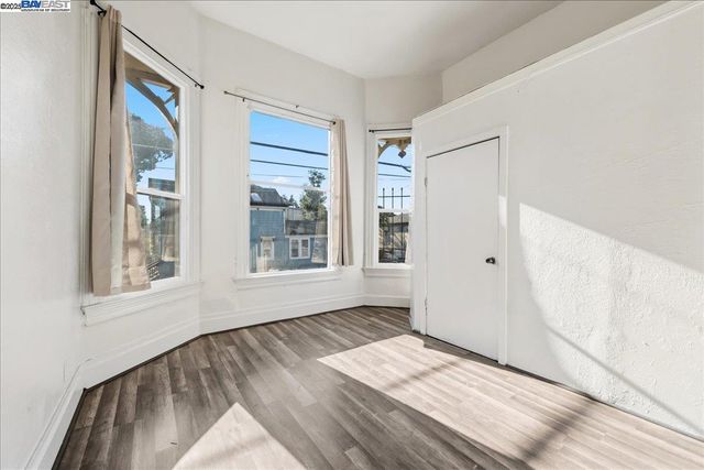 856 21St St, Oakland, CA 94607