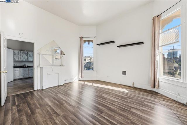 856 21St St, Oakland, CA 94607