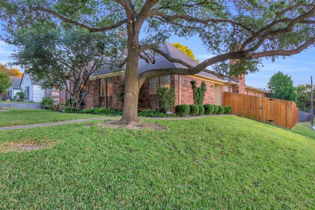 9224 Highedge Circle, Dallas, TX 75238