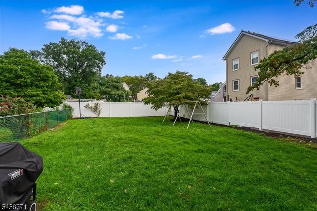 7 Hazelwood Rd, Bloomfield Twp., NJ 07003