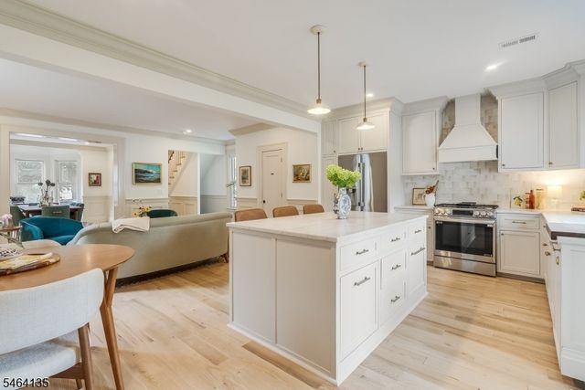 7 Hazelwood Rd, Bloomfield Twp., NJ 07003
