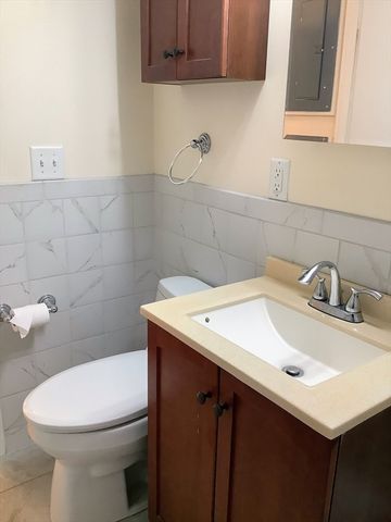 1105 Lexington Street 9, Waltham, MA 02452