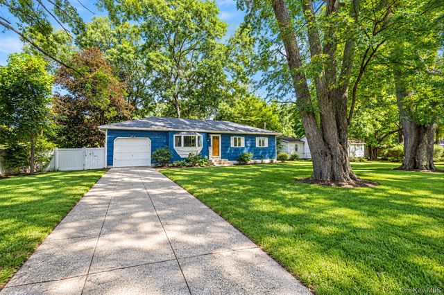 45 Spruce Street, Selden, NY 11784