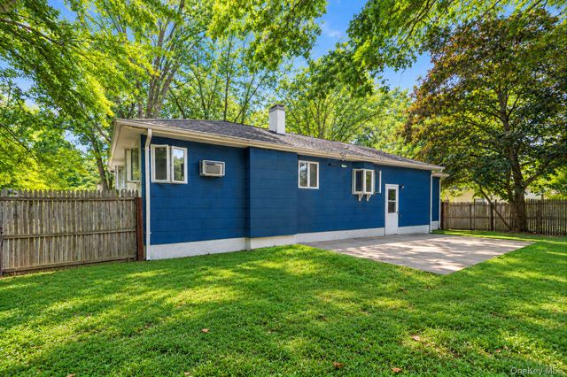 45 Spruce Street, Selden, NY 11784
