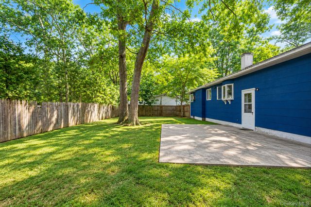 45 Spruce Street, Selden, NY 11784