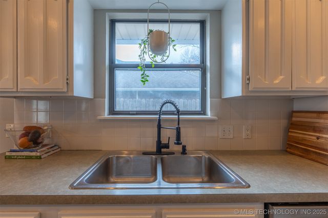 4001 S Narcissus Avenue, Broken Arrow, OK 74011