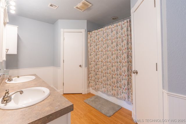 4001 S Narcissus Avenue, Broken Arrow, OK 74011