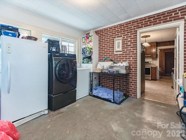 2111 Emmanuel Church Road, Conover, NC 28613