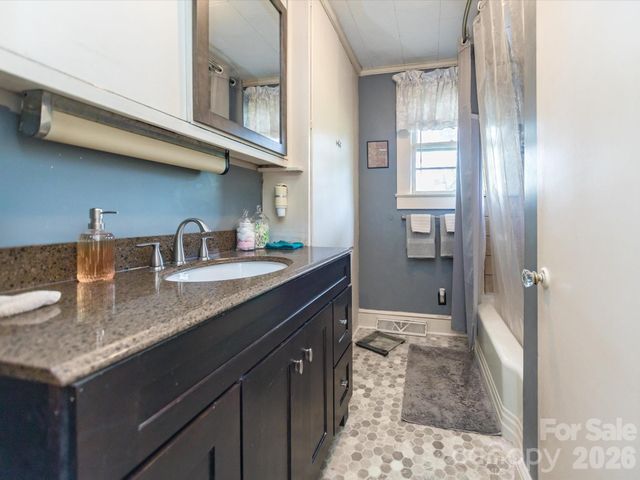 2111 Emmanuel Church Road, Conover, NC 28613