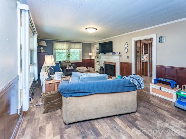 2111 Emmanuel Church Road, Conover, NC 28613