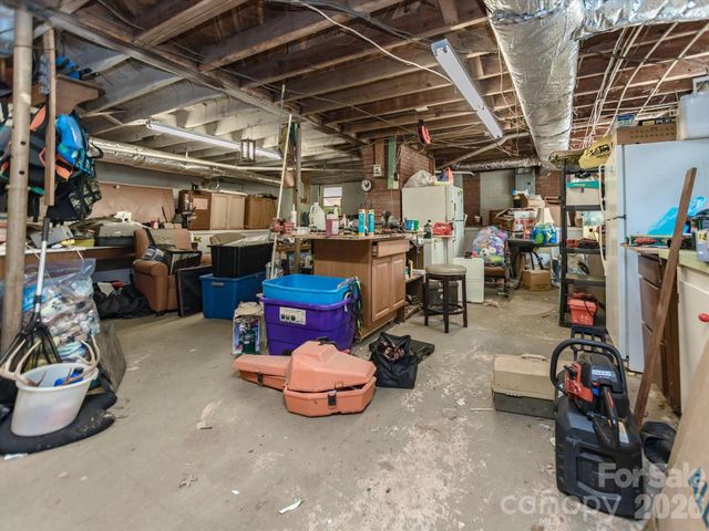 2111 Emmanuel Church Road, Conover, NC 28613