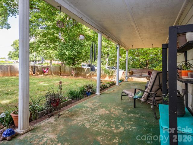 2111 Emmanuel Church Road, Conover, NC 28613