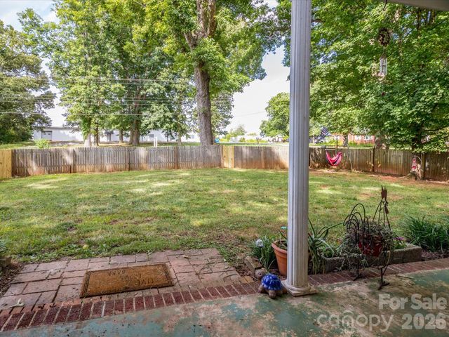 2111 Emmanuel Church Road, Conover, NC 28613