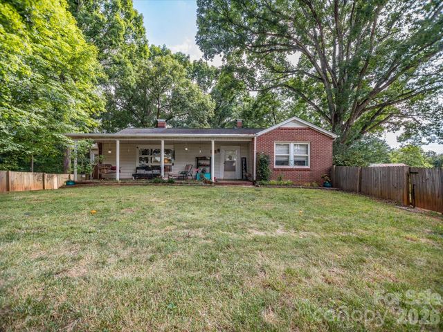 2111 Emmanuel Church Road, Conover, NC 28613