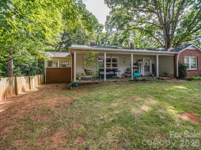 2111 Emmanuel Church Road, Conover, NC 28613