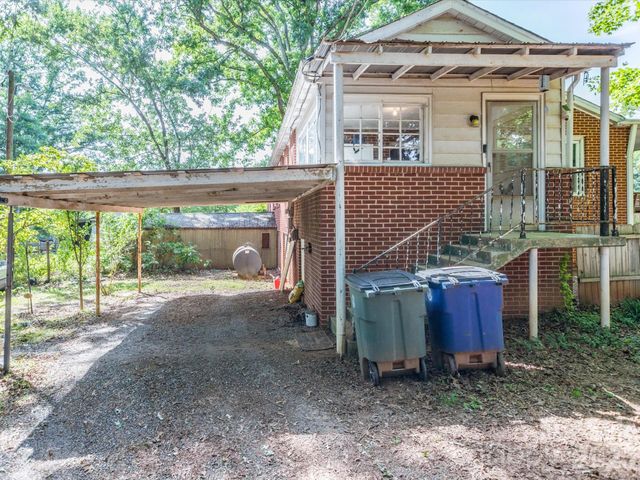 2111 Emmanuel Church Road, Conover, NC 28613