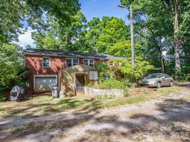 2111 Emmanuel Church Road, Conover, NC 28613