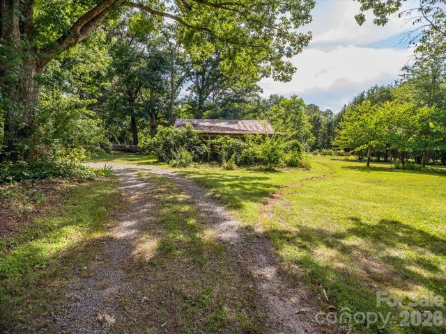 2111 Emmanuel Church Road, Conover, NC 28613