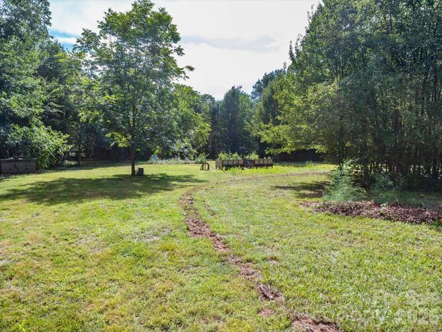 2111 Emmanuel Church Road, Conover, NC 28613