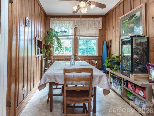 2111 Emmanuel Church Road, Conover, NC 28613