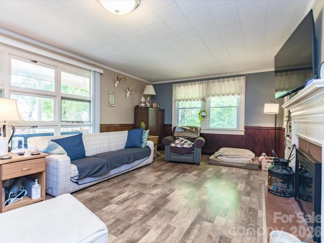 2111 Emmanuel Church Road, Conover, NC 28613