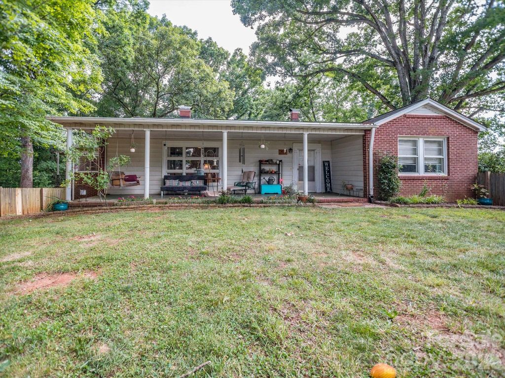 2111 Emmanuel Church Road, Conover, NC 28613
