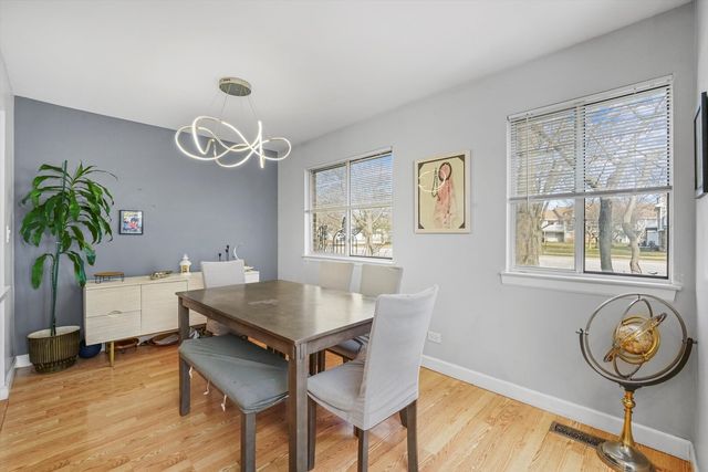 608 Hanover Court Z1, Schaumburg, IL 60194
