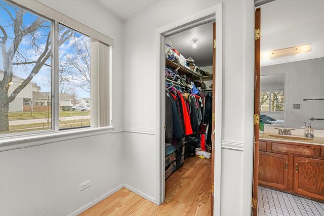 608 Hanover Court Z1, Schaumburg, IL 60194