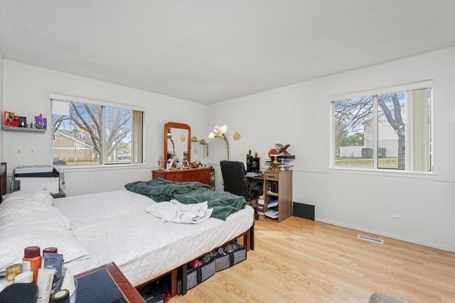 608 Hanover Court Z1, Schaumburg, IL 60194