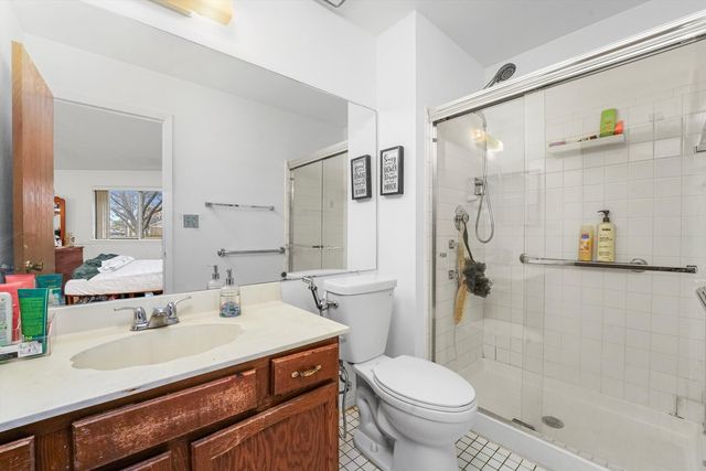 608 Hanover Court Z1, Schaumburg, IL 60194