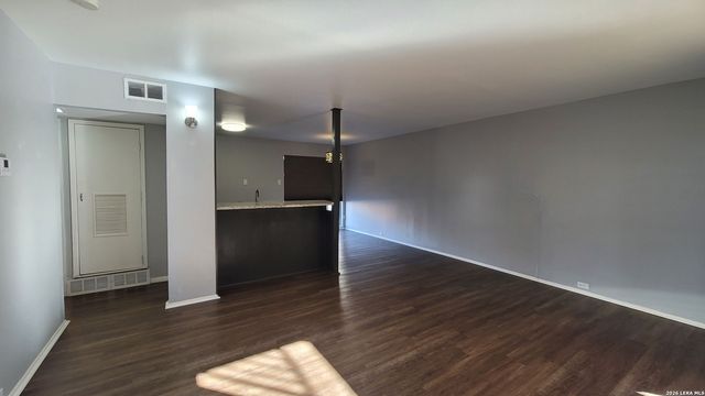 133 Parland Pl Apt 3, San Antonio, TX 78209