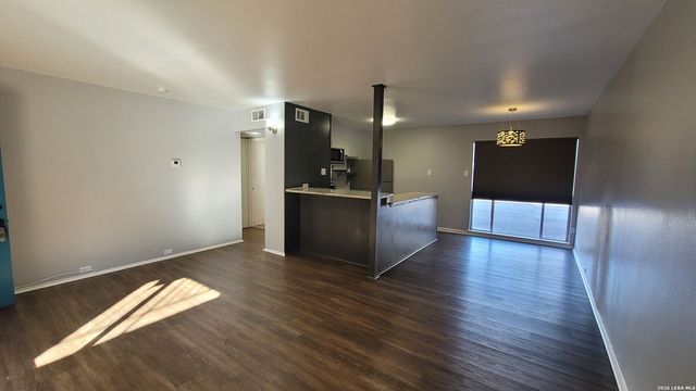 133 Parland Pl Apt 3, San Antonio, TX 78209
