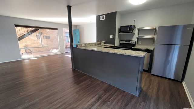 133 Parland Pl Apt 3, San Antonio, TX 78209